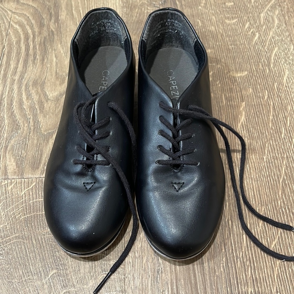 Capezio Black Tap Shoes, Size 1 1/2